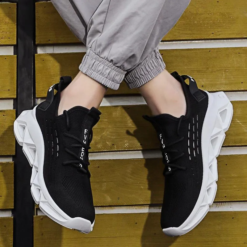 Fashionable Breathable Minimalist Lace-up Sneakers