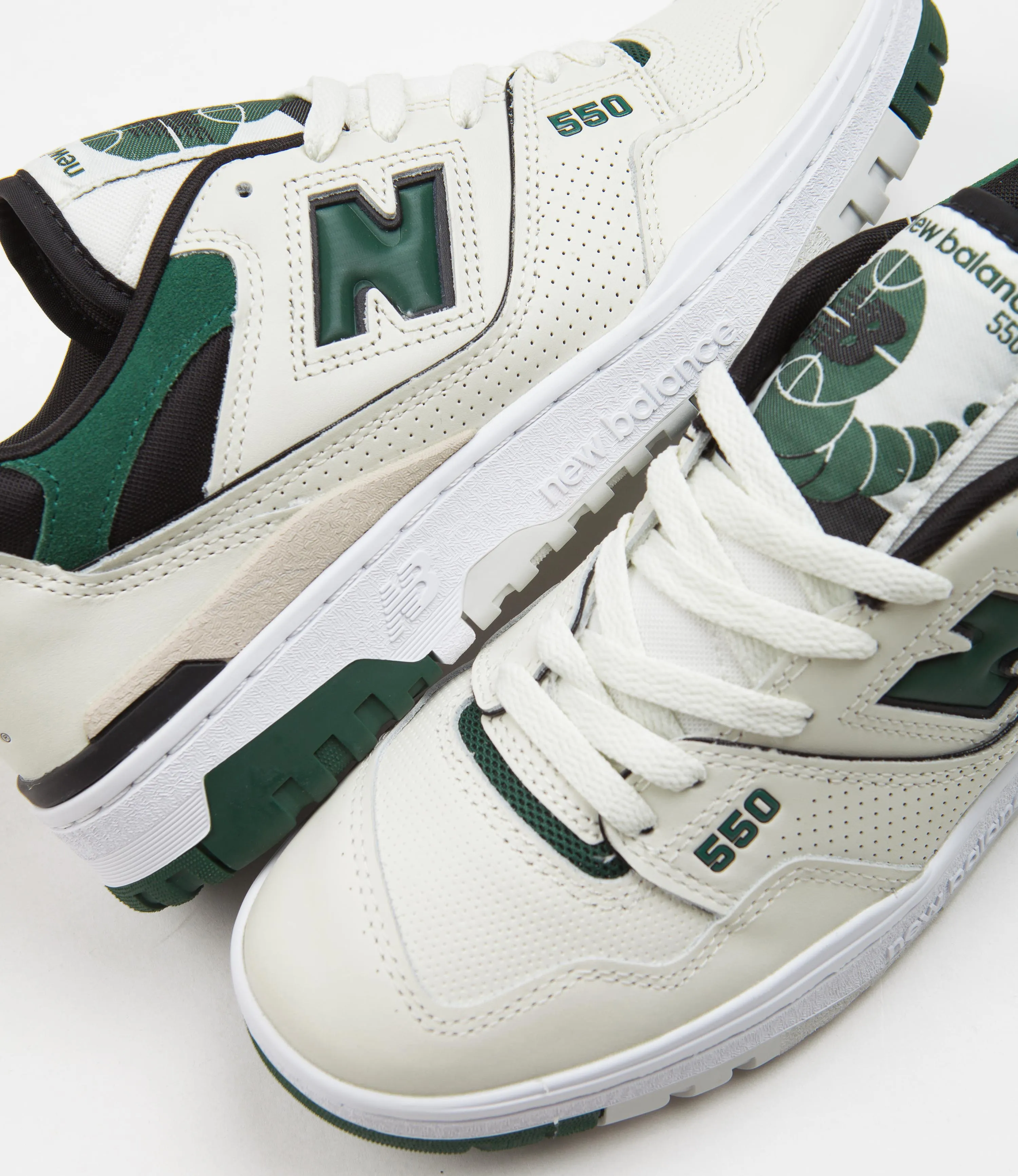 New Balance 550 Shoes - Angora