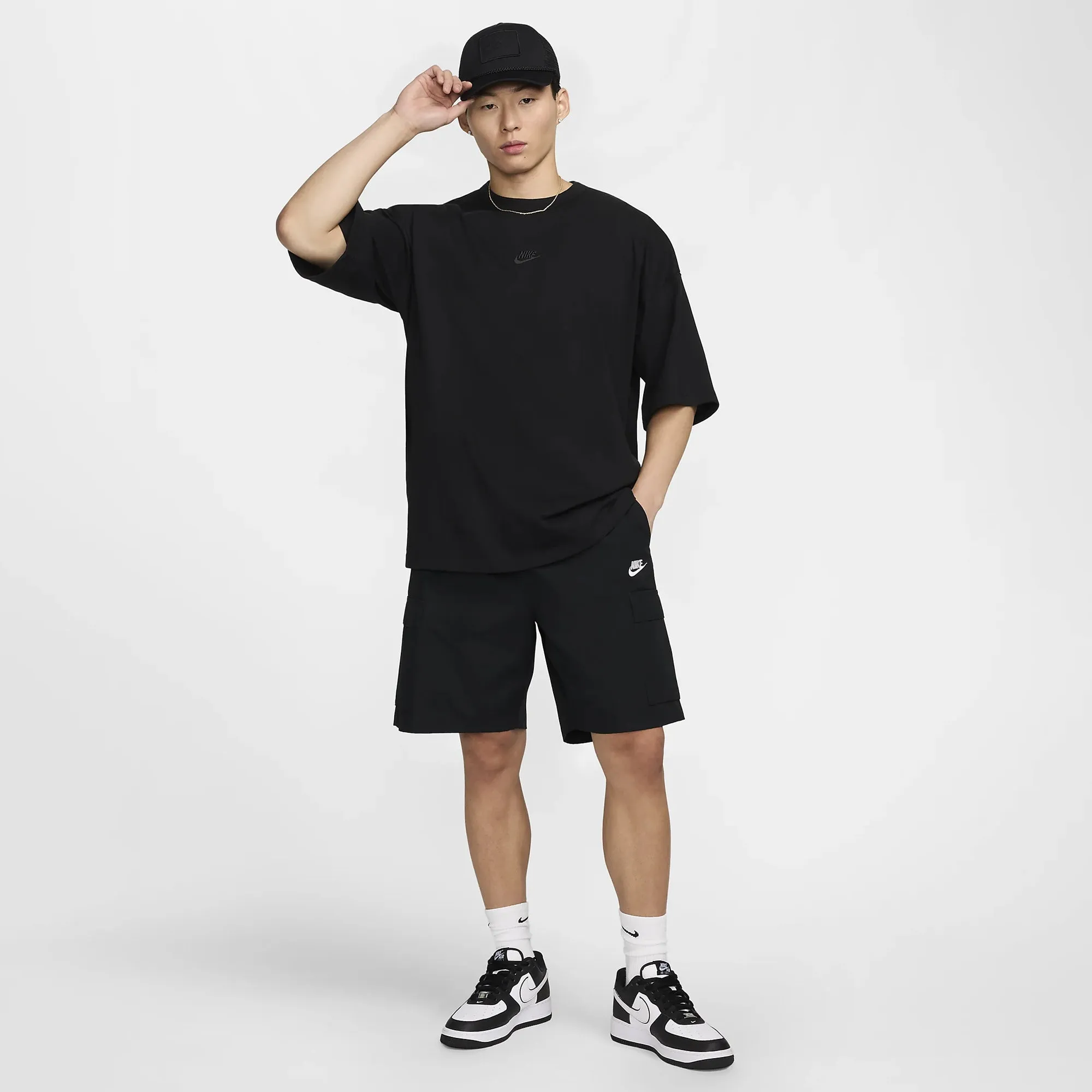 Nike | SPORTSWEAR PREMIUM ESSENTIALS { BLACK