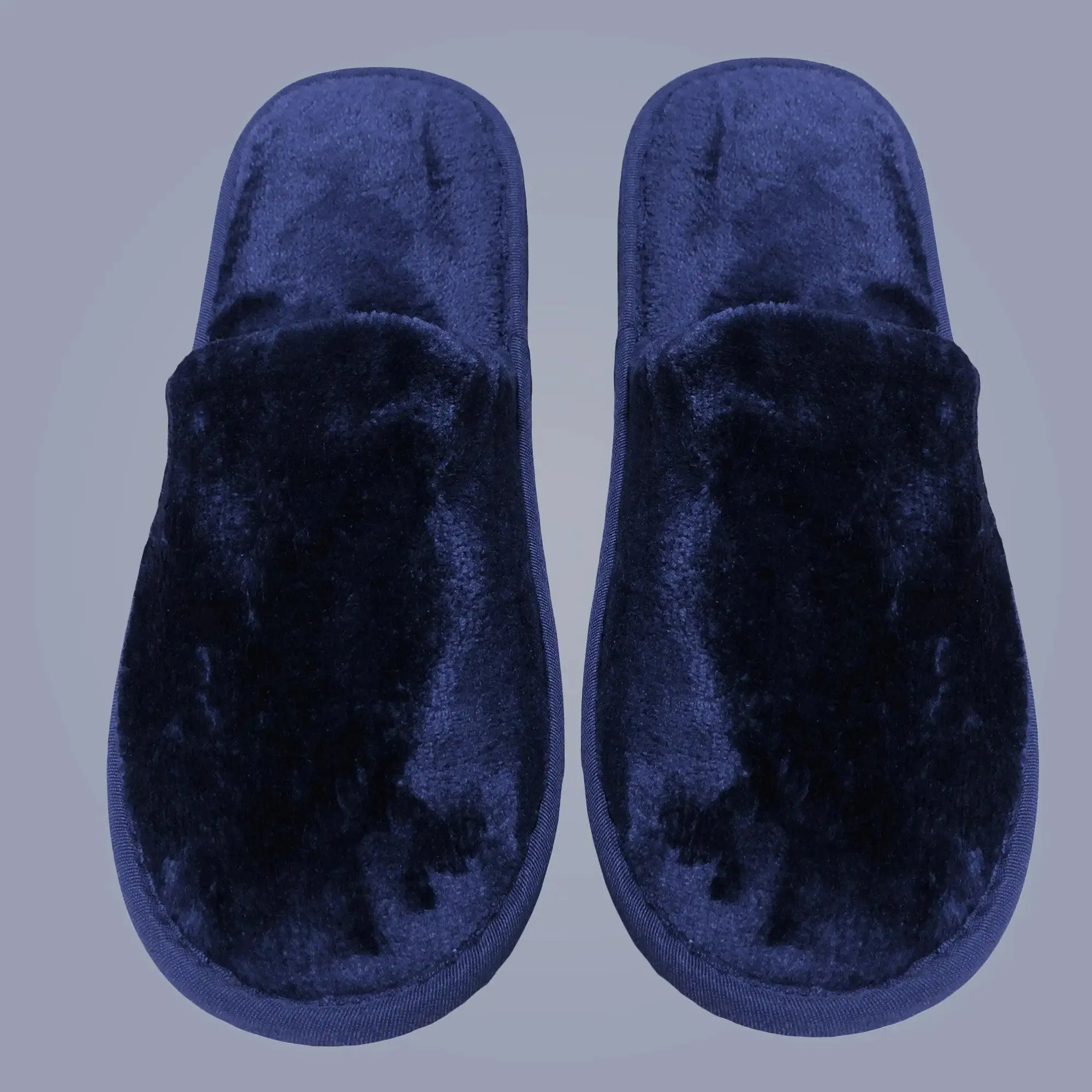 Plush Closed Toe Slippers for Indoor - One Size - Unisex