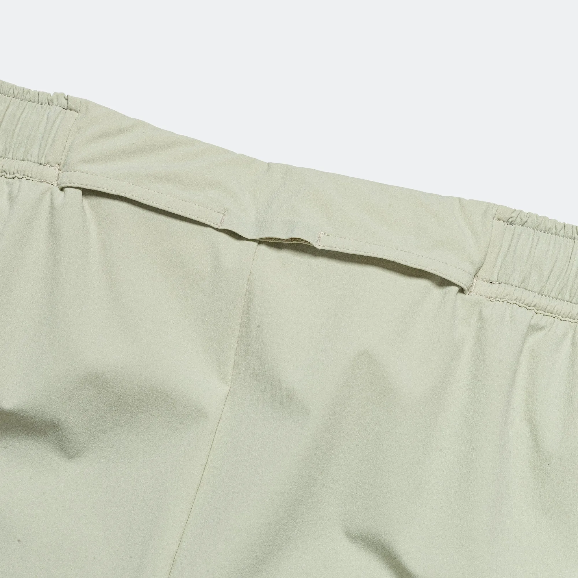 Womens Pace Shorts × Distance - Chalk